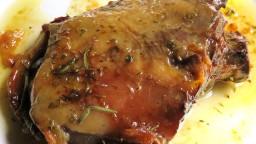 Recepta de cuina de Espatlla de xai al forn  amb herbes aromàtiques